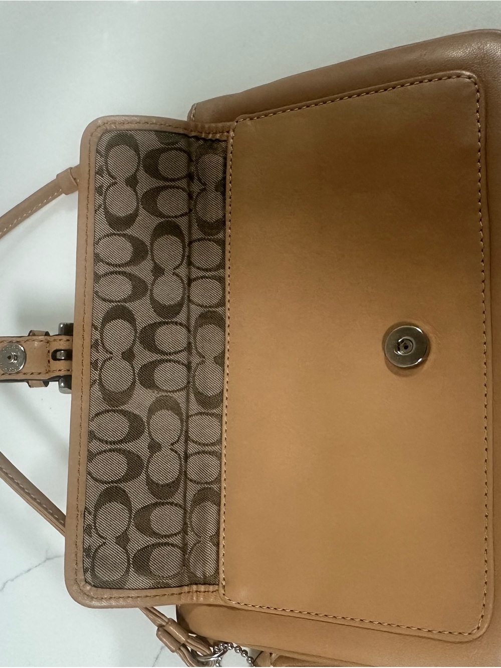 Coach Hamptons vintage glove tan leather  writslet  w/ Silver Buckle - Picture 5 of 7